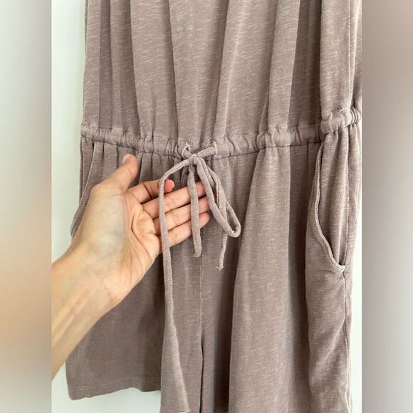 Sundry by Anthropologie Tan Sleeveless Romper - Picture 6 of 11